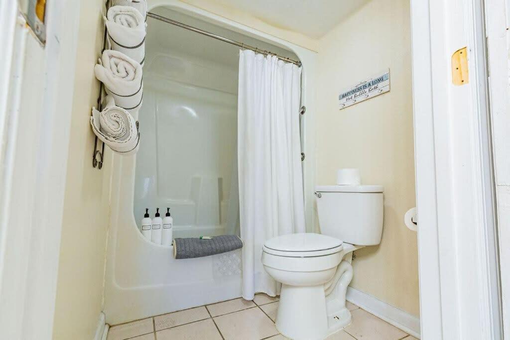 2-Bed, 1-Bath Apartment Near I-24, Great Location Chattanooga Kültér fotó