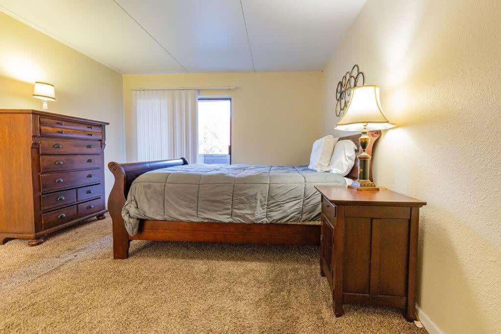 2-Bed, 1-Bath Apartment Near I-24, Great Location Chattanooga Kültér fotó
