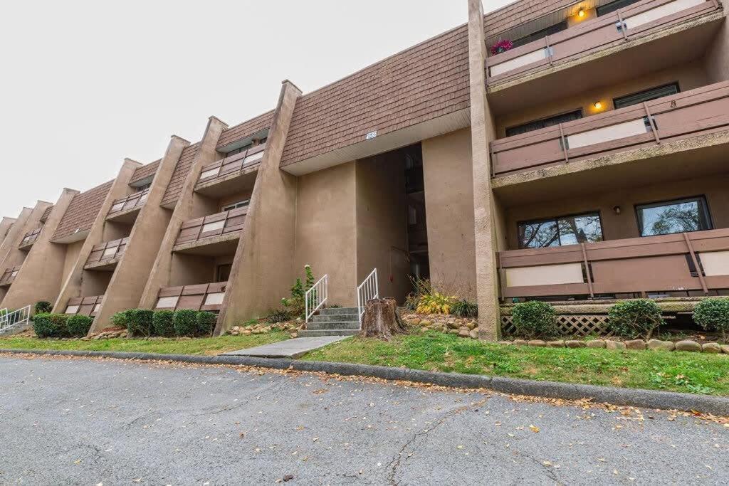 2-Bed, 1-Bath Apartment Near I-24, Great Location Chattanooga Kültér fotó